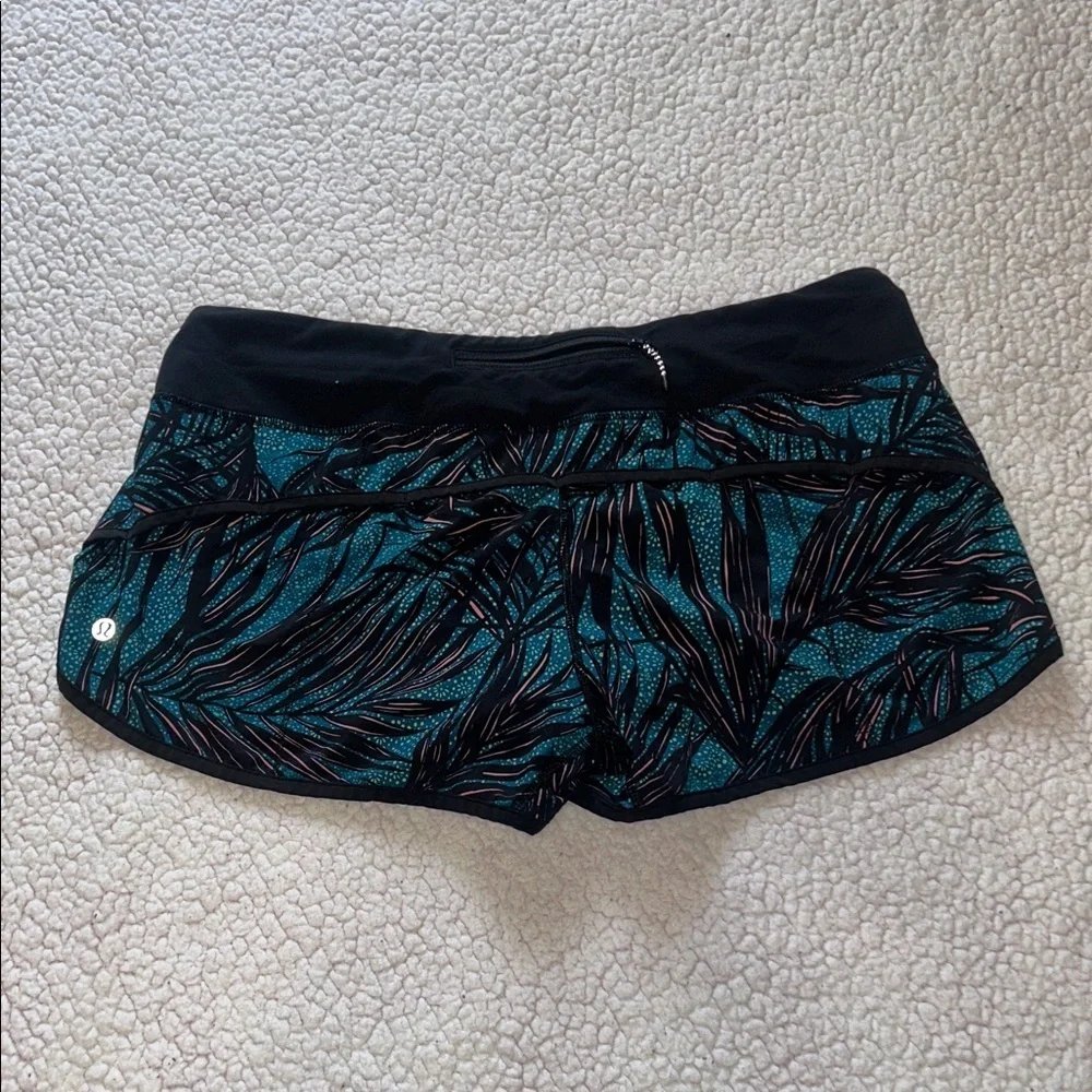Lululemon Athletica Teal and Black Leaf Print Shorts